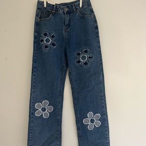 Adorable jeans!! Never worn, brand new.